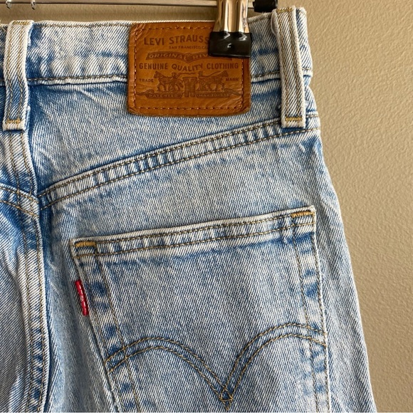 Levi's Ribcage Premium Denim Straight Size 24 Light Wash Jeans - Picture 8 of 11